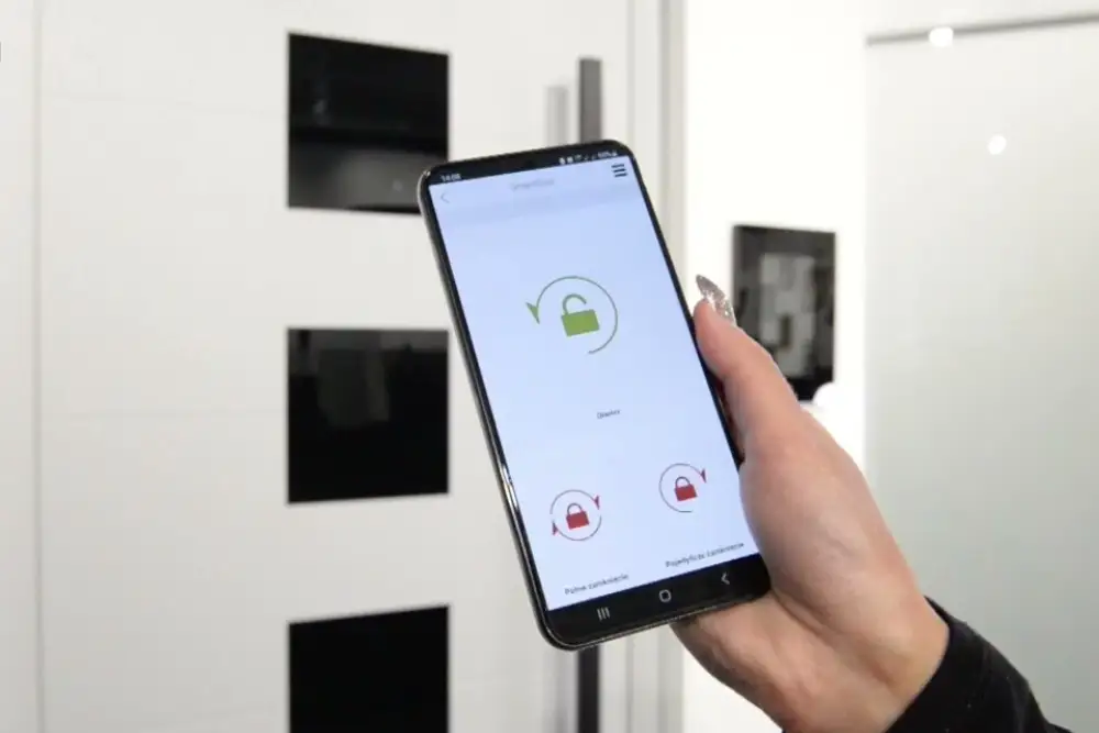 pilotage domotique porte connectee smartphone chassidor namur